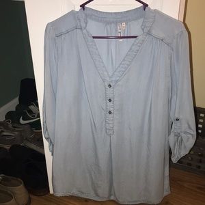 Light denim 3/4 sleeve top